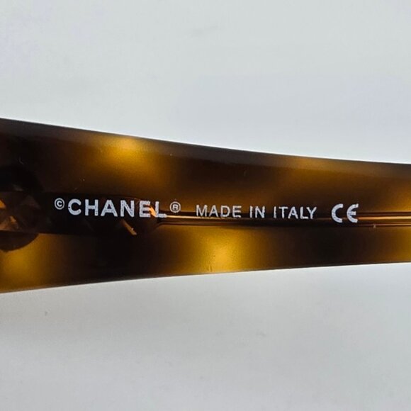Chanel 5055 c502/13 Tortoise Frame Grey Gradient Lens Sunglasses Italy 59-15-125 main image 10